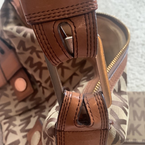 MichaelKorsSignatureMonogram BrownLeatherShoulderBag. IncludesMatchingWallet.EUC - Picture 8 of 14